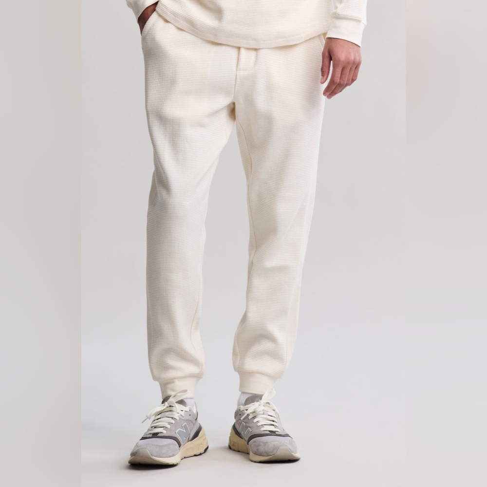 $148 Barefoot Dreams Malibu Mens Waffle Thermal Joggers Cream Size S